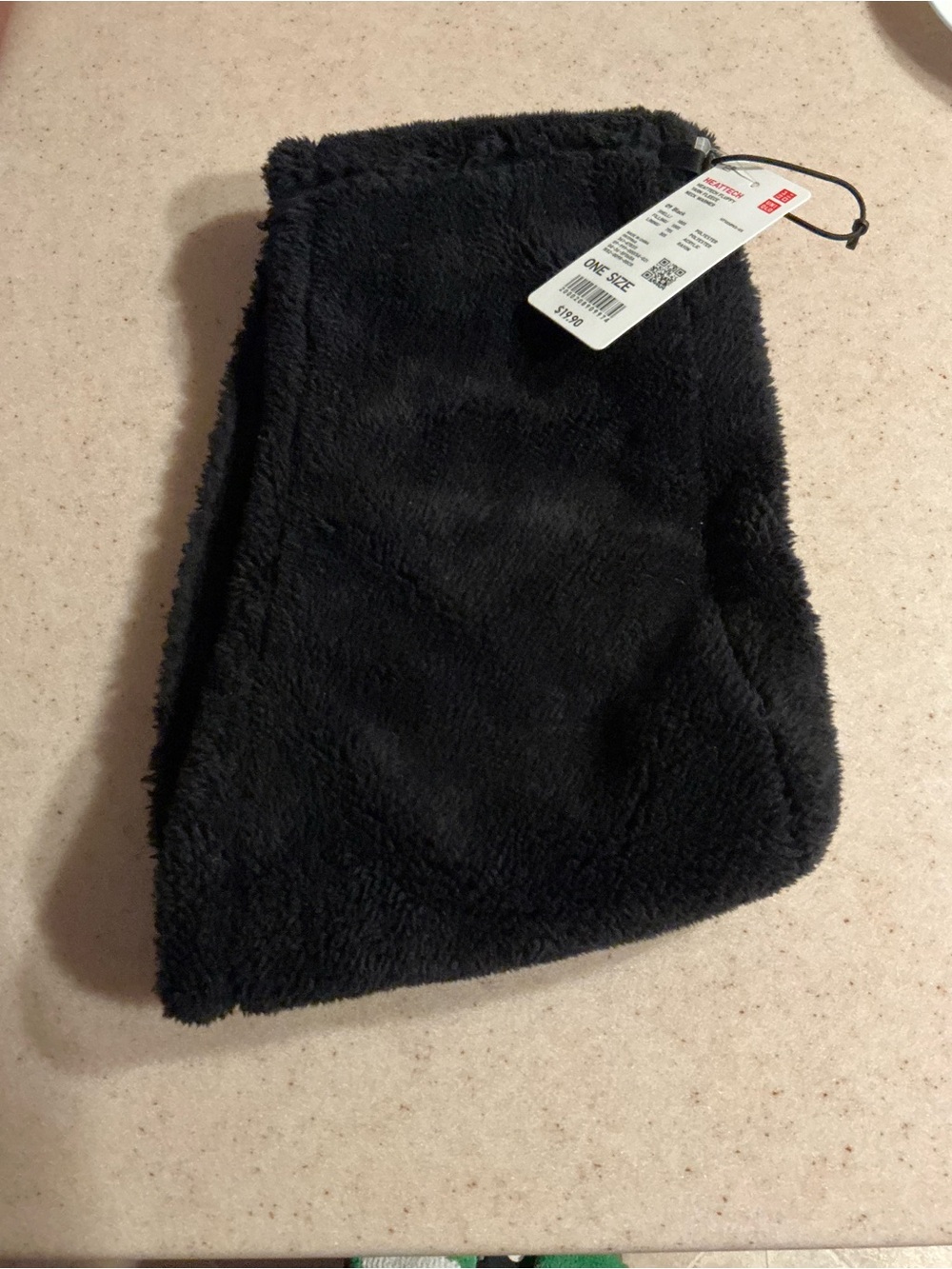 Uniqlo Black Fleece Neck Warmer Scarf Drawstring